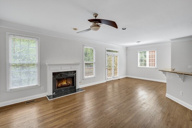 Building Photo - 1240 Dunwoody Cove