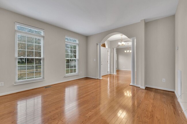 Building Photo - Spotless home for rent in sought after Fie...