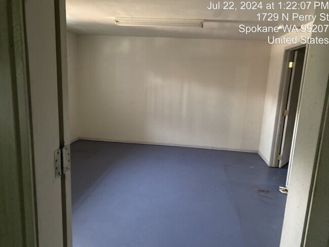 Building Photo - 1725 N Perry~+