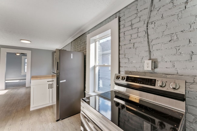 Building Photo - 361 S Harris Ave