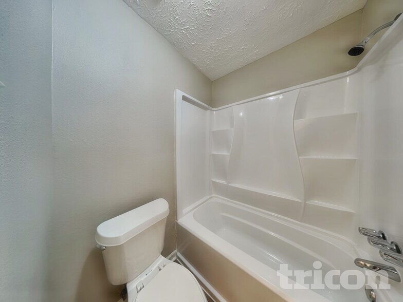 Building Photo - 6826 Blue Ridge Dr