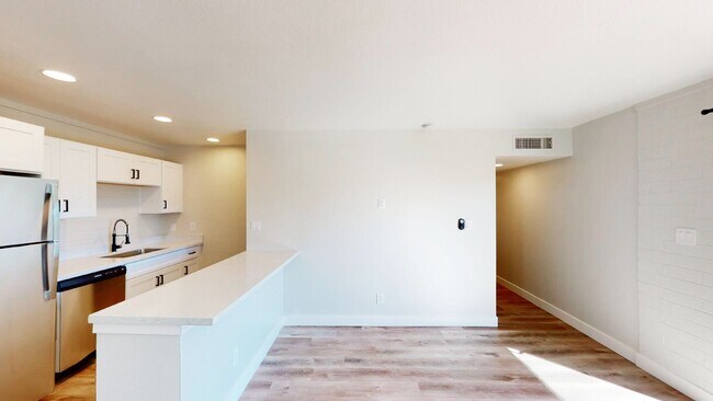 Building Photo - 1714 E Ocotillo Rd