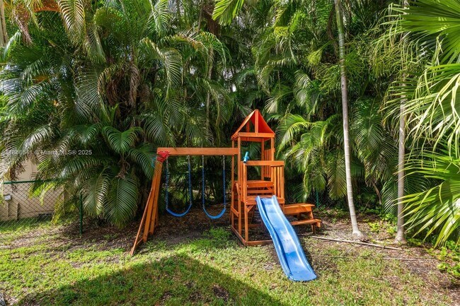 Building Photo - 4724 Orduna Dr