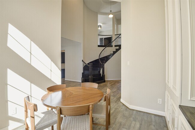 Building Photo - 4042 Steep Woods Dr