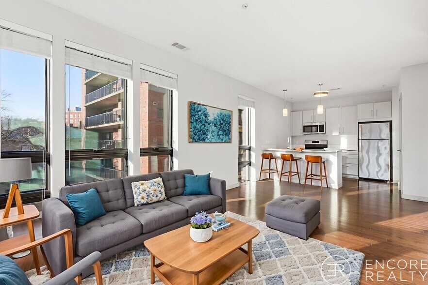 Building Photo - 45 Marion St