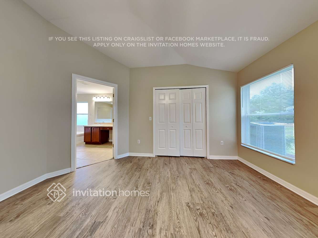 Building Photo - 2389 Hamlet Cir