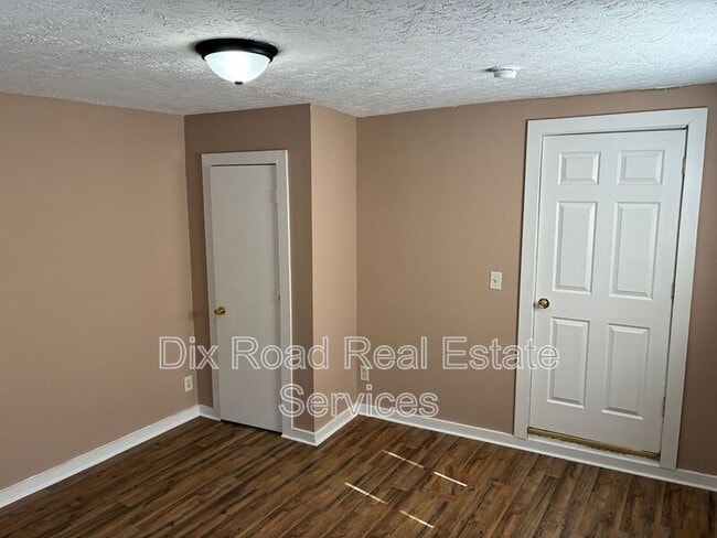 Building Photo - 829 Maple Ave