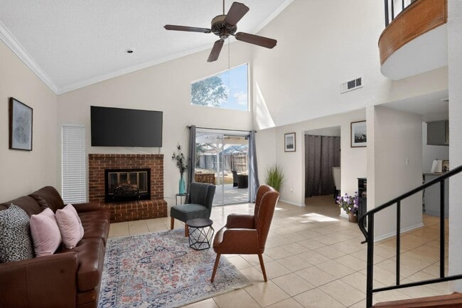 Building Photo - 4505 Gardenwood Ln