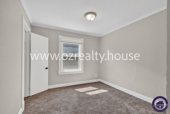 Building Photo - 1505 Navarre Ave