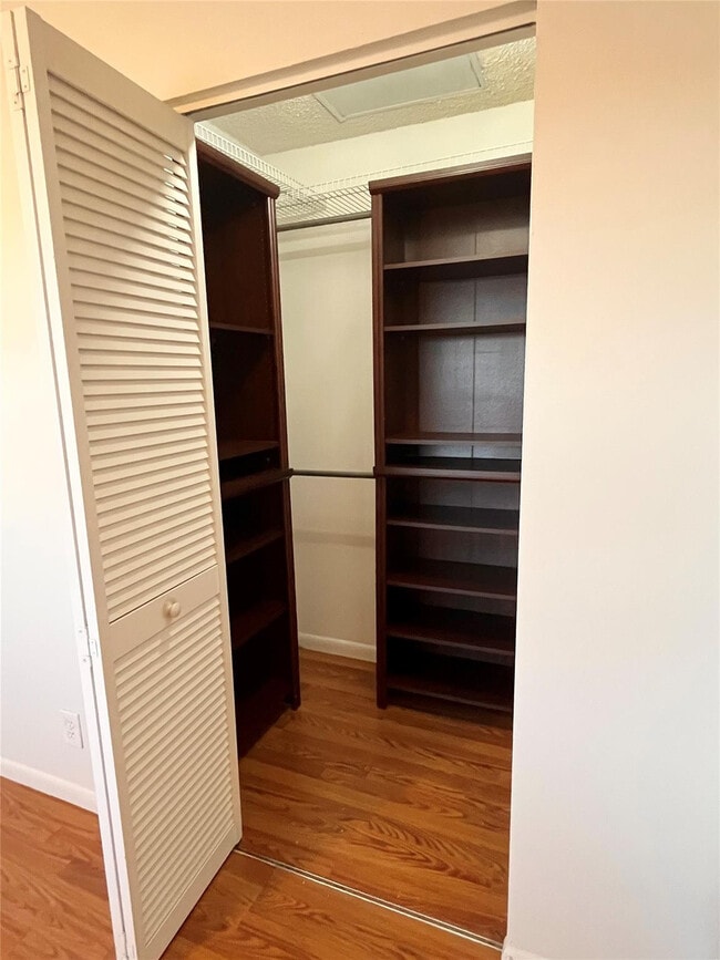 Building Photo - 2423 NW 89th Dr