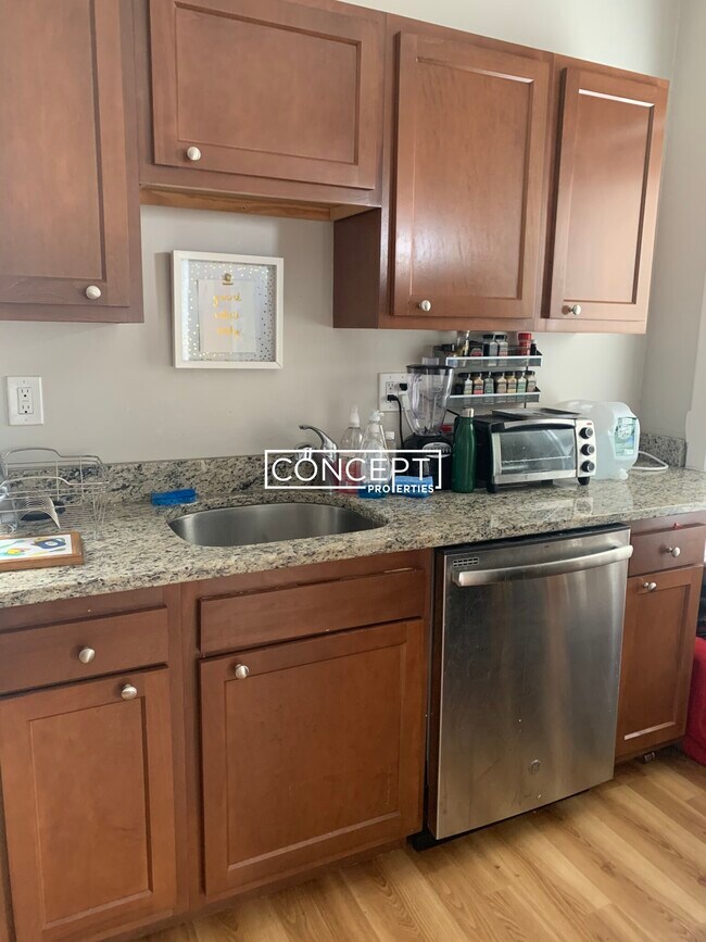 Building Photo - 900 Mass Ave. Unit 8CP