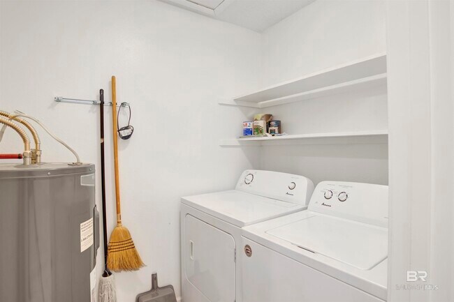 Building Photo - 208 E 22nd Ave