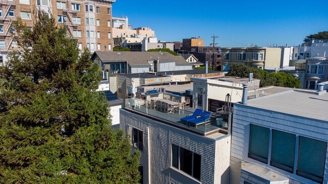 Building Photo - 2045 Hyde St