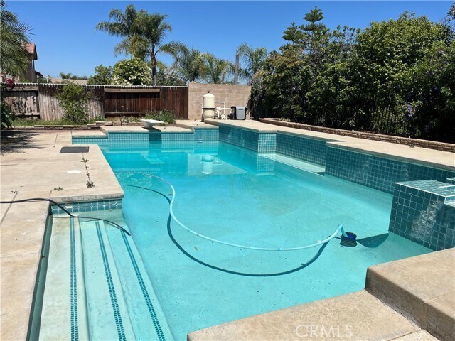 Building Photo - 963 Trovita Dr