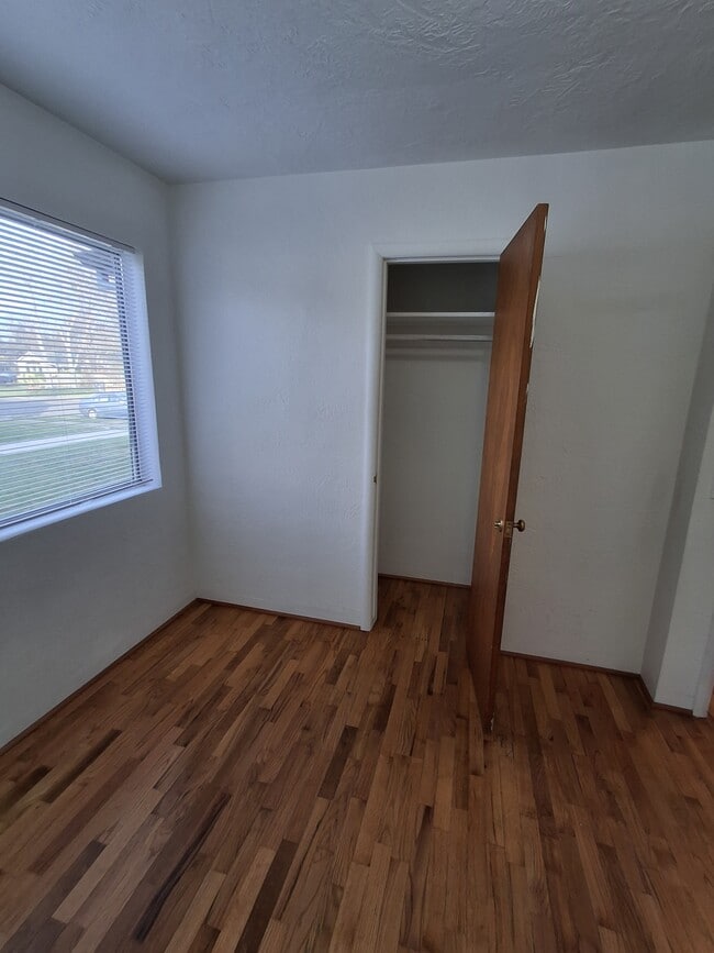 Building Photo - 309 Marie St