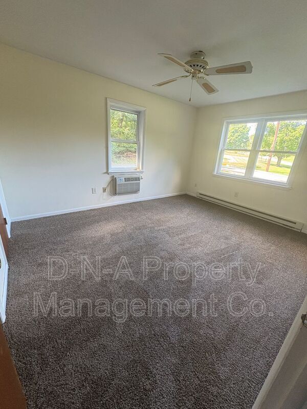 Building Photo - 404 Woodcliff Ave
