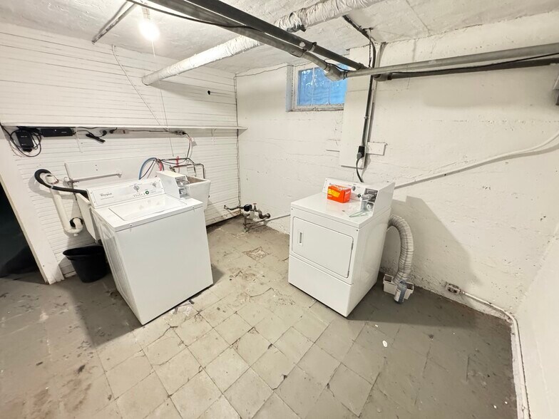 Building Photo - 214 Commonwealth Ave