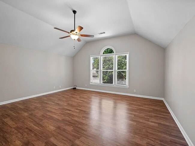 Building Photo - Great 4BR Bellevue Home