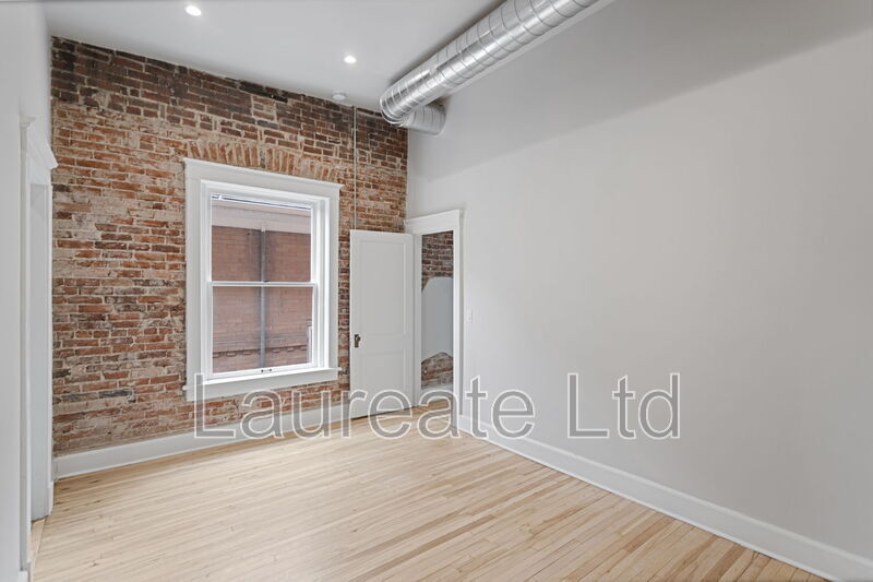 Building Photo - 1256 N Clarkson St