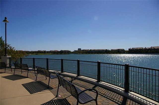 Building Photo - 602 Arbol