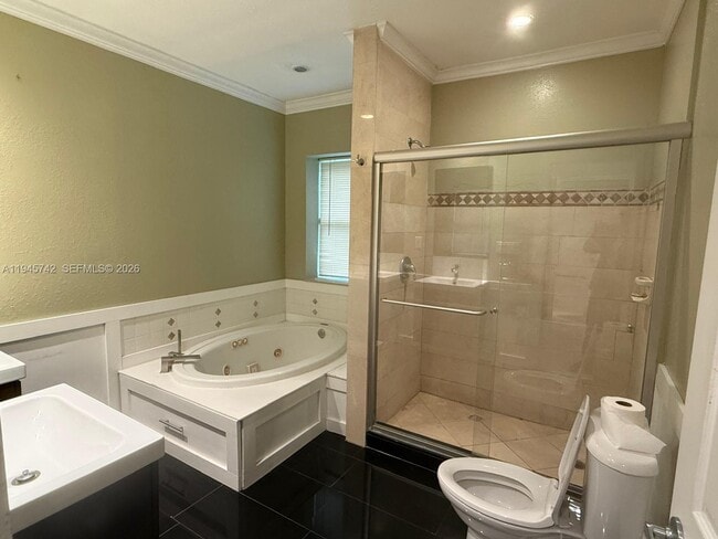 Building Photo - 2140 NE 183rd St