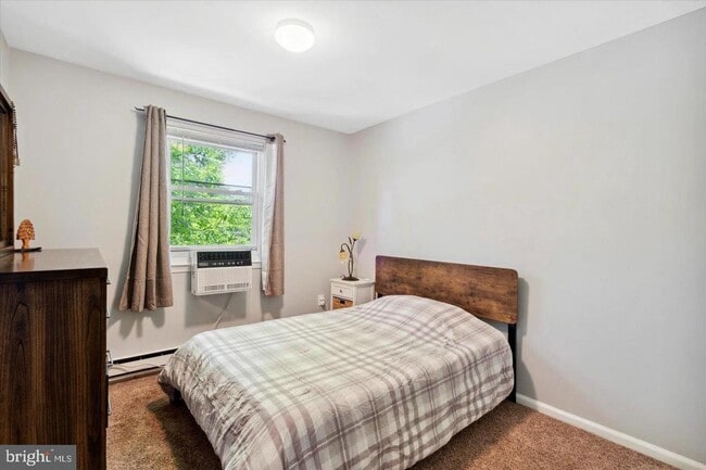 Building Photo - 283 Cardigan Terrace