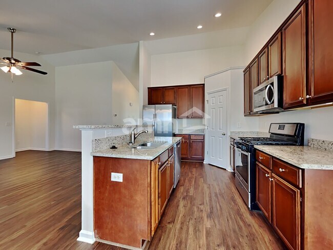 Building Photo - 129 Charlesfort Way