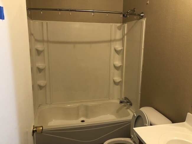 Building Photo - 167 W Rose St