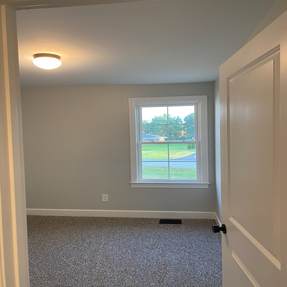 Building Photo - 102 Maple Vw Dr