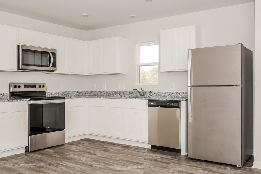 Building Photo - 6405 Century Ln