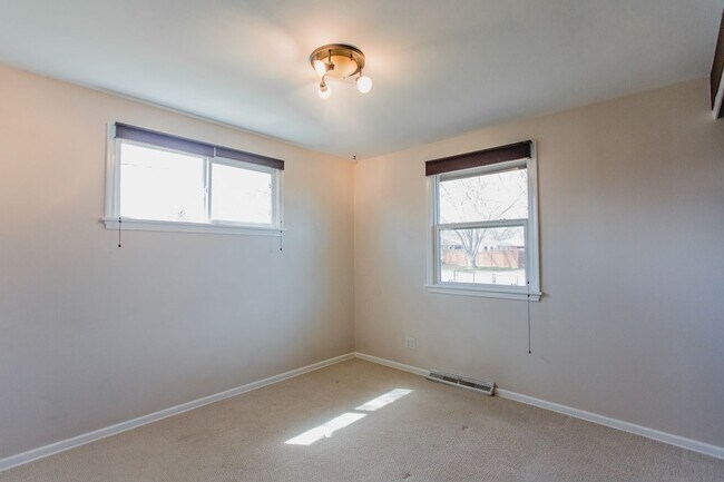 Building Photo - New Finishes in this Home on a Large Lot with Covered Parking and AIR CONDITIONING! MOVE IN READY!