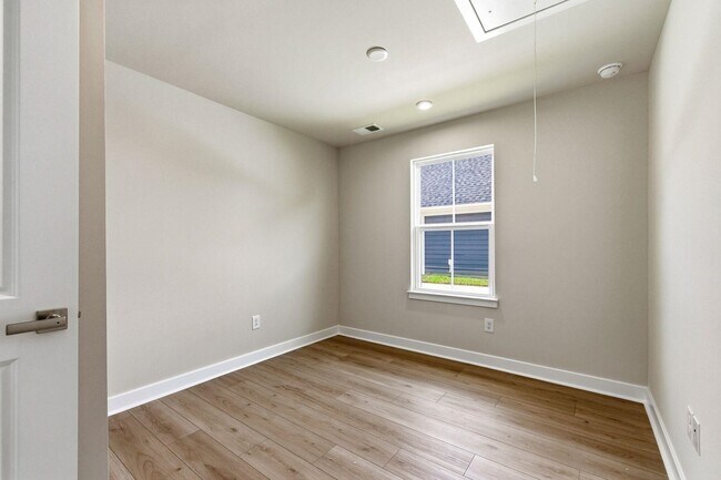 Building Photo - 2748 Rowyn St
