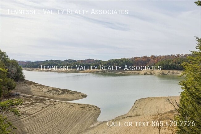 Building Photo - 2050 Chapel Rd