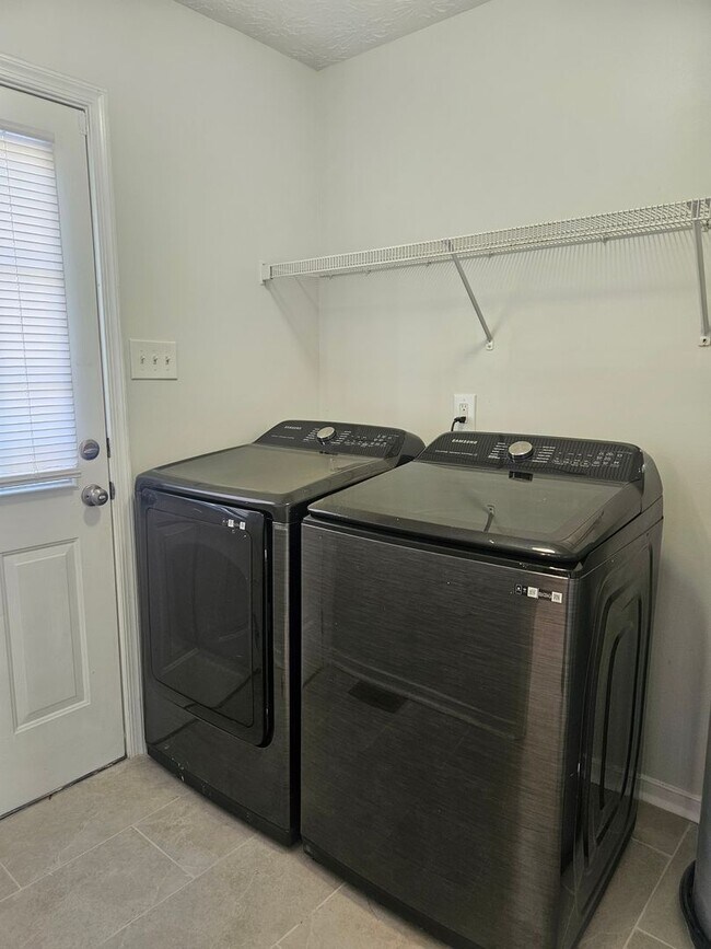 Building Photo - 2524 National St