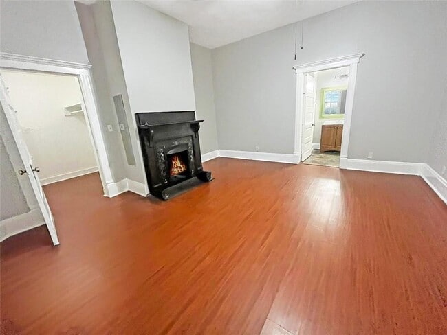 Building Photo - 433 Park Ave SE