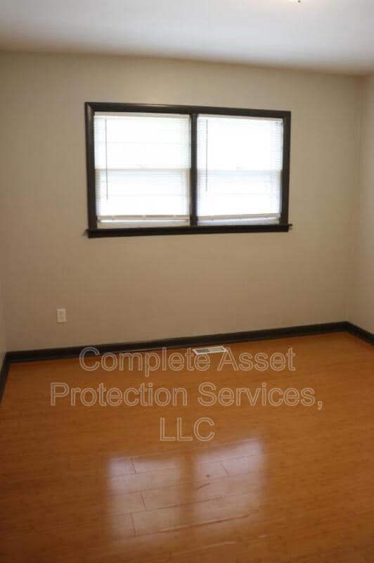 Building Photo - 7120 Catherine St