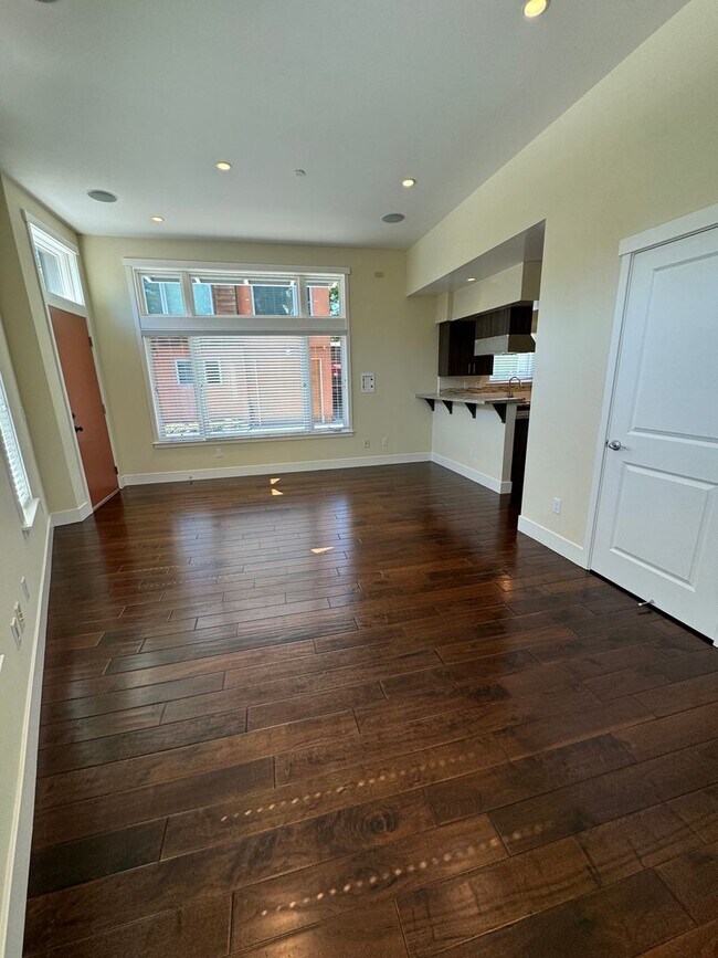 Building Photo - Modern 2 Bed / 1.5 Bath Home w/ Rooftop Deck; Garage w/ EV Outlet