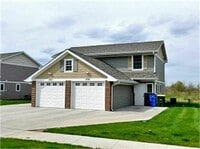 Building Photo - Fox Run Townhomes 1