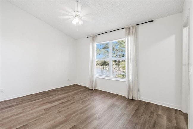 Building Photo - 571 Shoreham Ct NE