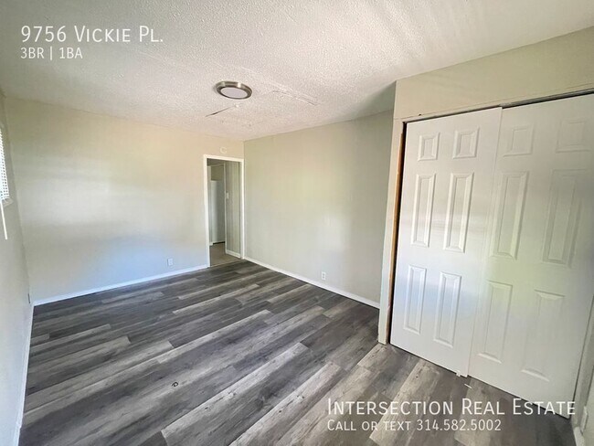 Building Photo - 9756 Vickie Pl