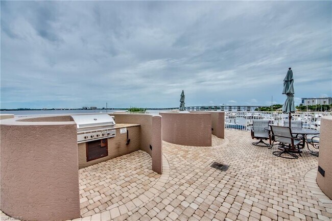 Building Photo - 2104 W First St