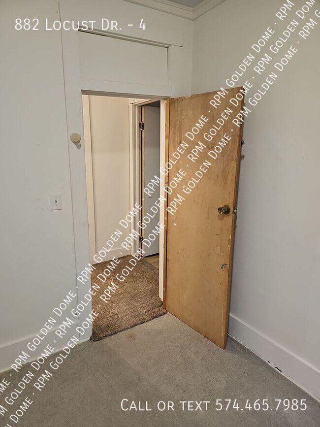 Building Photo - 882 Locust Dr