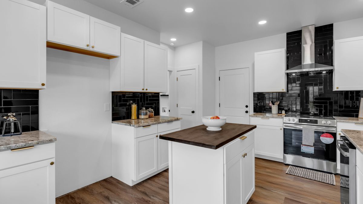 Building Photo - 105 Chesterfield Dr