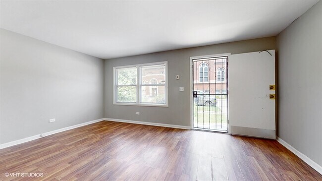 Building Photo - 309 W 109th St