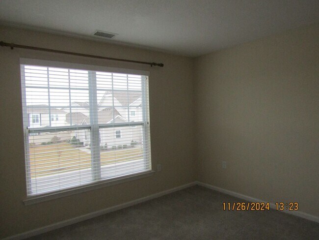 Building Photo - Hickory Manor