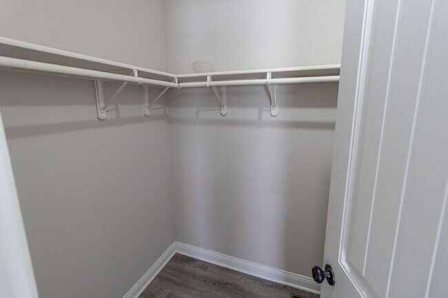 Building Photo - 4700 Dehaven Dr