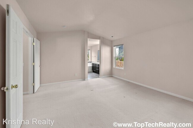 Building Photo - 4 br, 2.5 bath House - 15955 SW Towhee Ln