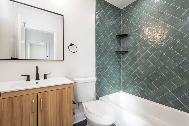 Building Photo - 1925 N 32nd St