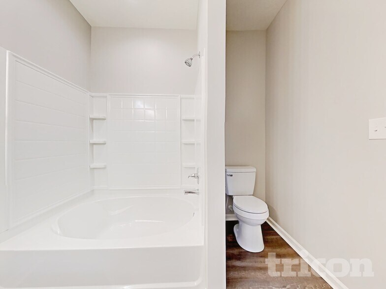 Building Photo - 675 Albermarle Dr