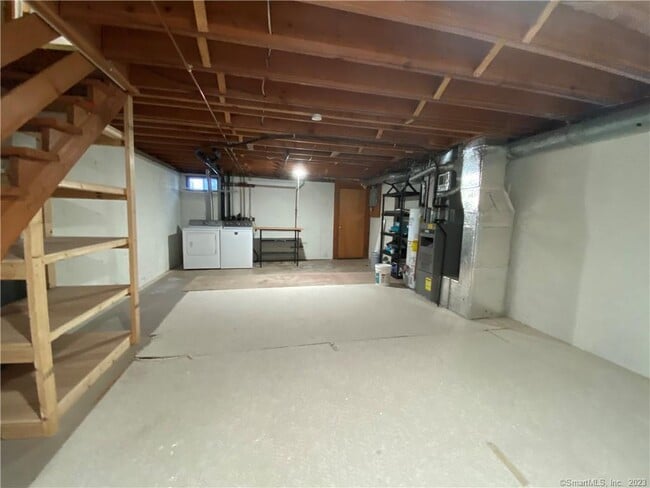 Building Photo - 21 Allspice Ln